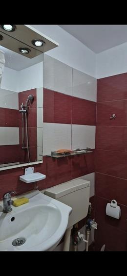 Apartament cu 2 camere semidecomandat în Brâncoveanu