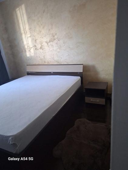 Apartament cu 2 camere decomandat în Calarași 4