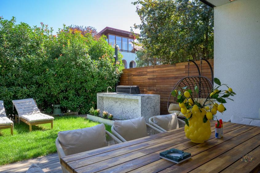 Casă individuală cu 6 camere cu Piscina în Voluntari