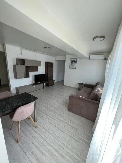 Apartament cu 2 camere semidecomandat, mobilat în Tomis Nord