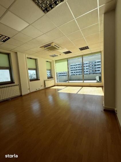 Spațiu comercial, de 60 mp, în Vitan
