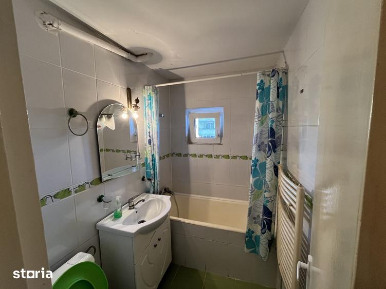 Apartament cu 3 camere, mobilat în Central