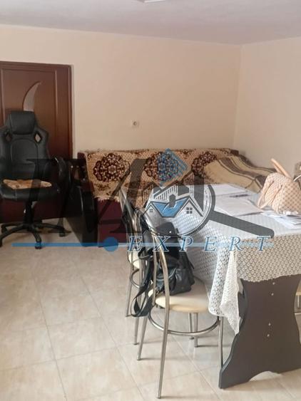 Casă individuală cu 4 camere cu Teren 731 Mp în Est