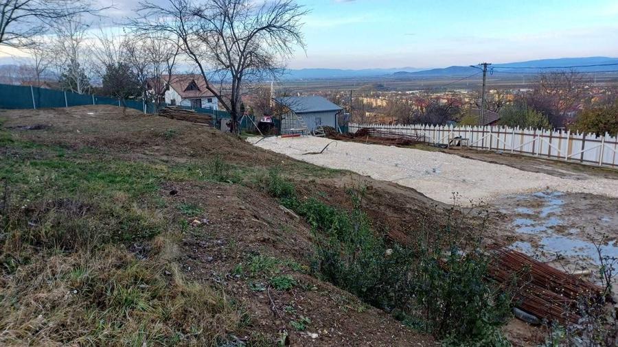 Proprietar, 696 de mp teren, strada asfaltata, utilitati - 2