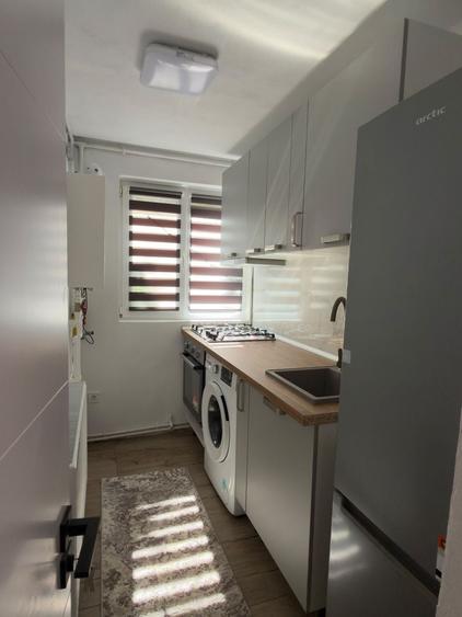 Apartament cu 2 camere semidecomandat în Micro 5