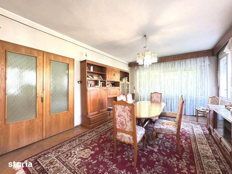 Apartament cu 5 camere, mobilat în Andrei Mureșanu