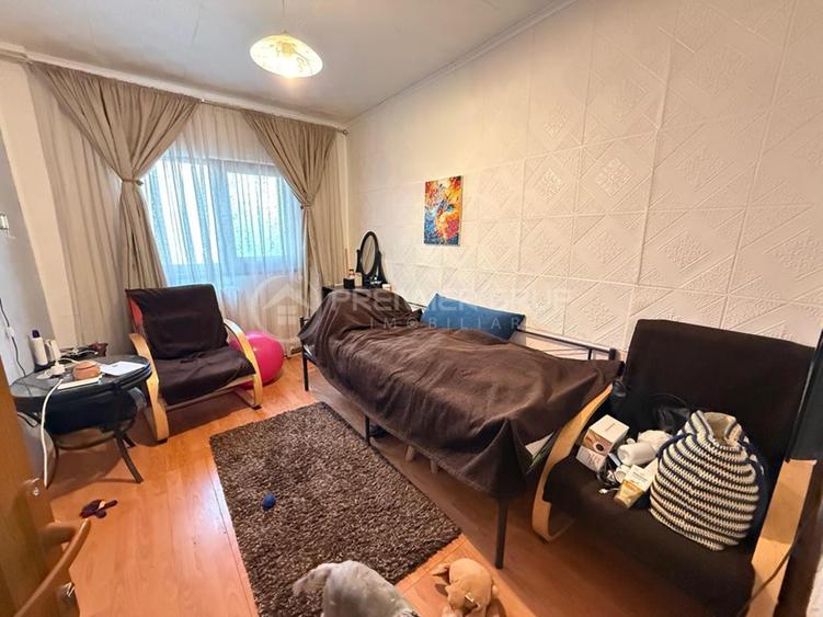 Apartament cu 3 camere decomandat în Tătărași