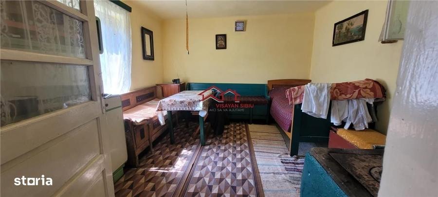Casă cu 4 camere în Deal