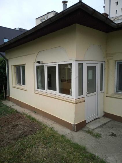 Casă cu 4 camere în Micro 4