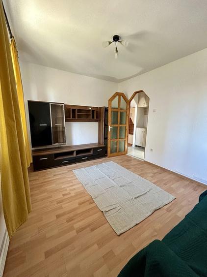 Apartament cu 2 camere semidecomandat în Careiului
