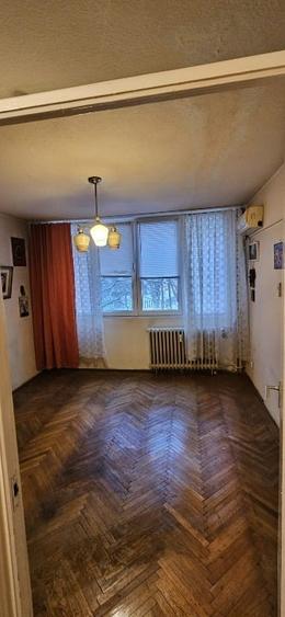 Apartament cu 2 camere decomandat în Arcul de Triumf