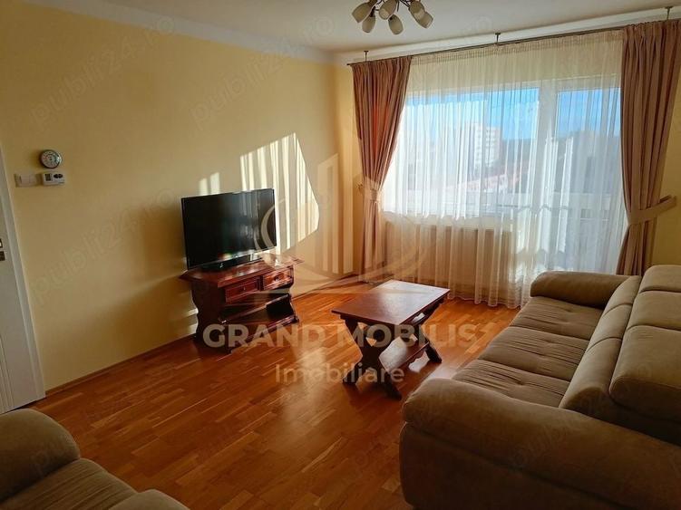 Apartament cu 4 camere semidecomandat, mobilat în Dacia