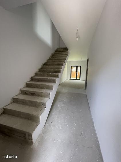 Casă cu 4 camere cu Teren 250 Mp în Central