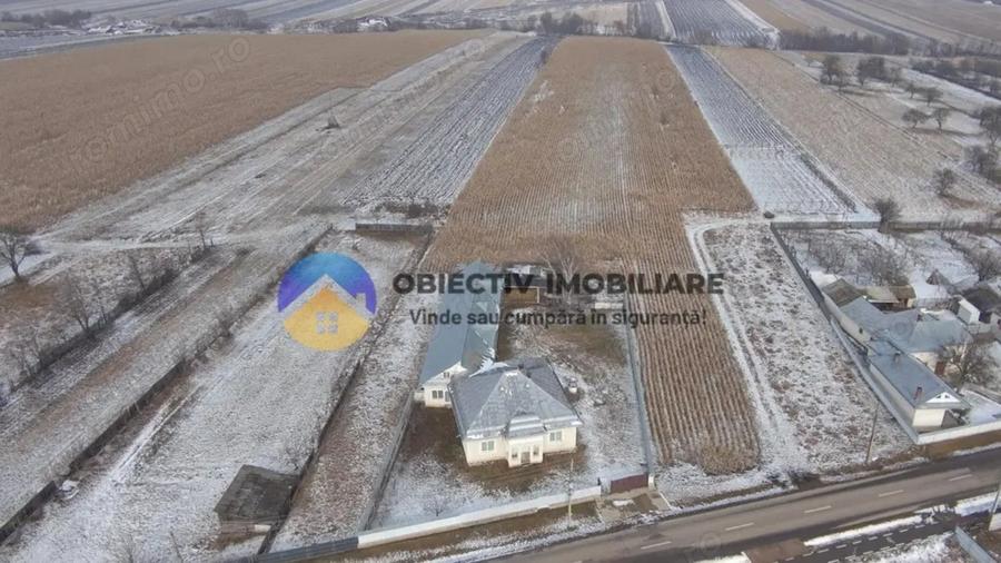 Casă cu 6 camere cu Teren 3683 Mp în Agapia