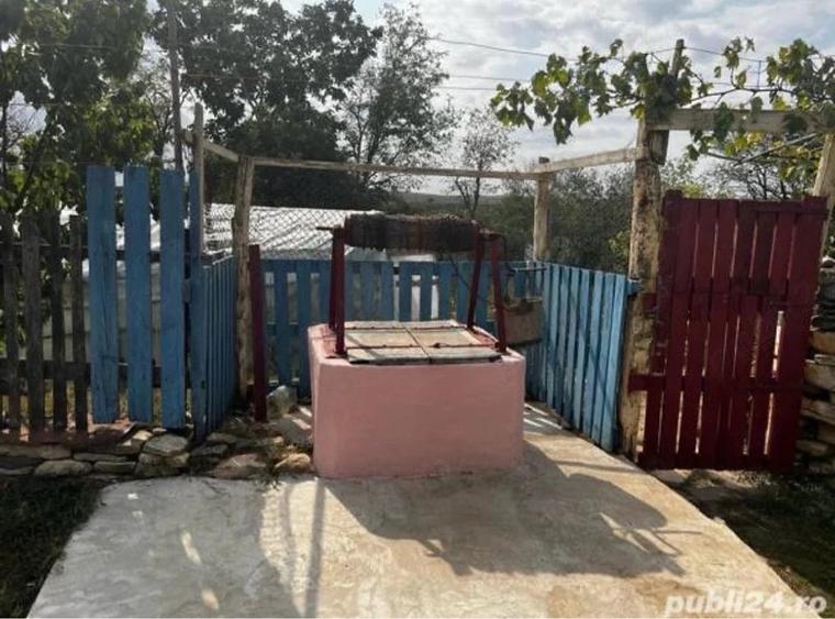 Casă cu 4 camere cu Teren 5400 Mp în Ceamurlia de Sus