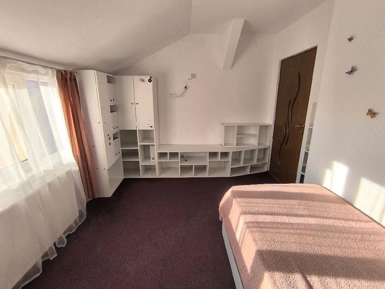 Apartament cu 3 camere decomandat în Aradului