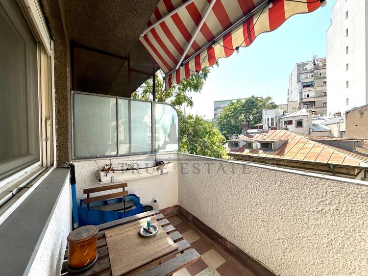 Apartament cu 3 camere semidecomandat în Armeneasca