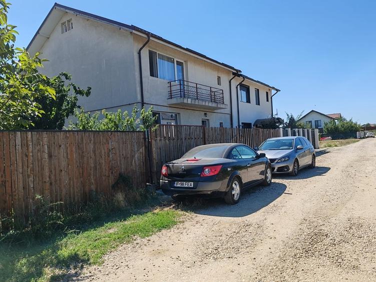 Casă cu 5 camere cu Teren 250 Mp în Cernica