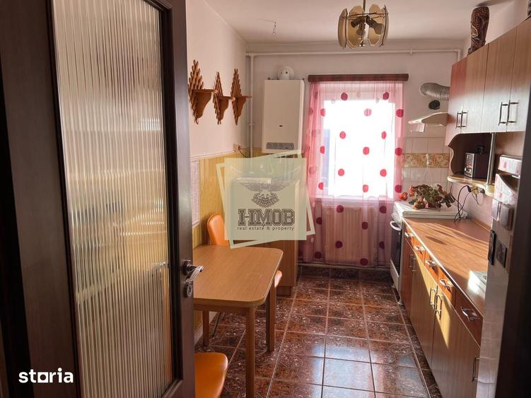 Apartament cu 3 camere decomandat în Vasile Aaron