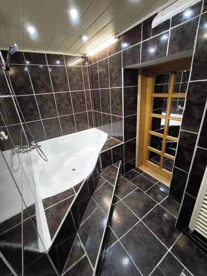 Apartament cu 3 camere semidecomandat în Trei Stejari