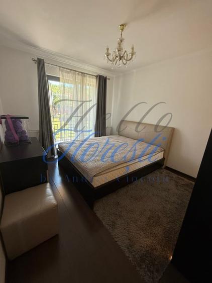 Duplex cu 5 camere cu Canalizare în Florești