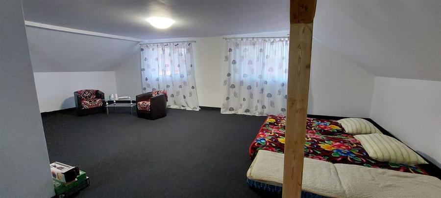Casă cu 4 camere cu Teren 1465 Mp în Țețchea