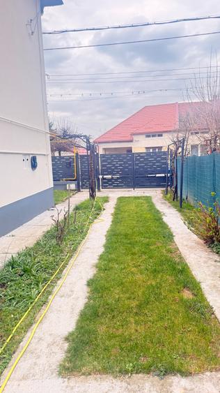 Duplex cu 3 camere cu Canalizare în Central