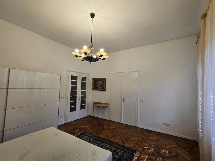 Apartament cu 4 camere în Medicină