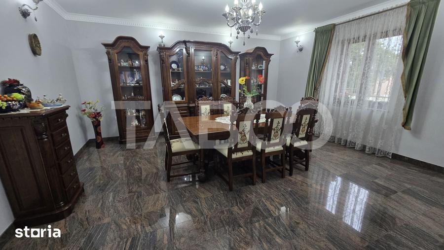 Casa individuala de vanzare 10 camere teren liber 530m zona Lupeni - 14
