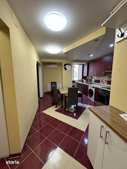 Apartament cu 4 camere în Republicii