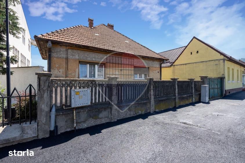 Casă cu 3 camere cu Teren 369 Mp în 13 Decembrie