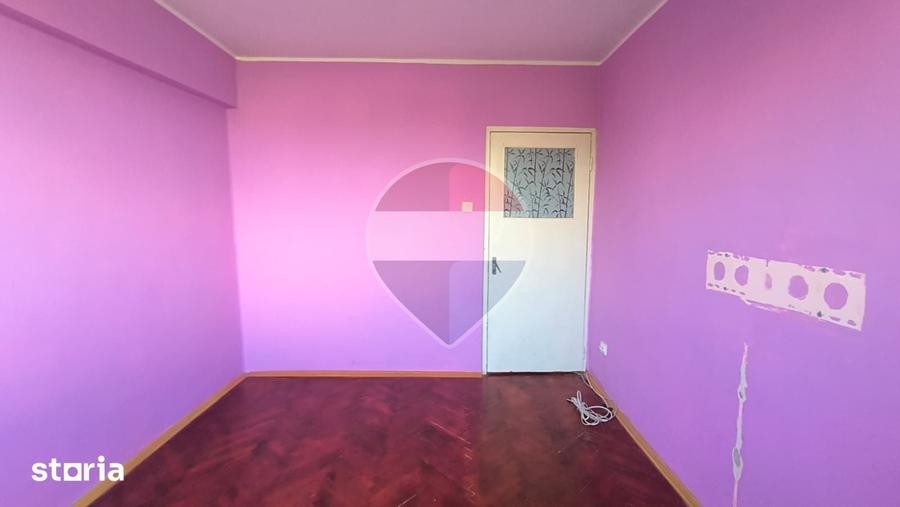 Apartament cu 3 camere decomandat în Micro 13