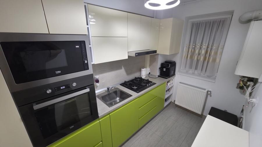 Apartament cu 3 camere decomandat în Ozana