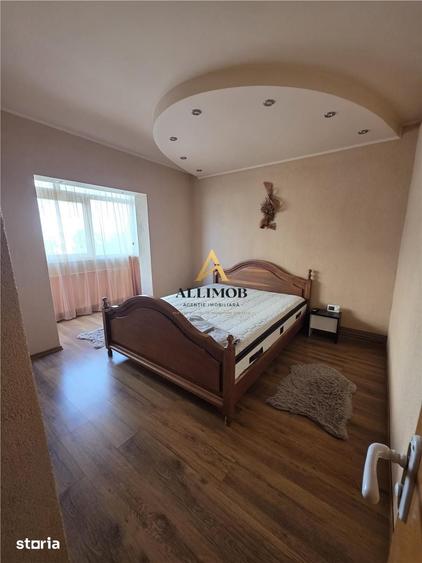 Apartament cu 3 camere în Cantacuzino