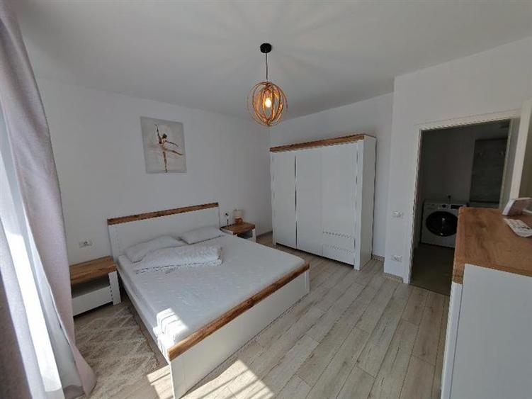 Apartament cu 2 camere decomandat, mobilat în Periferie