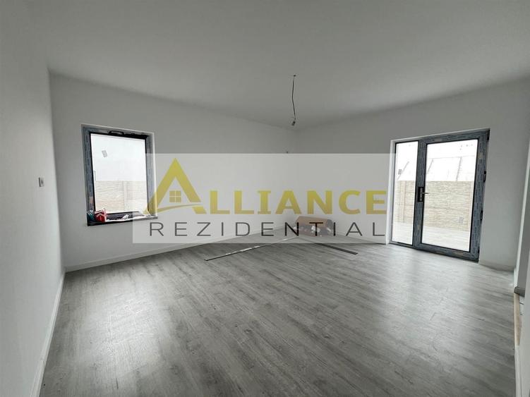 Casă individuală cu 4 camere decomandat cu Canalizare în Berceni
