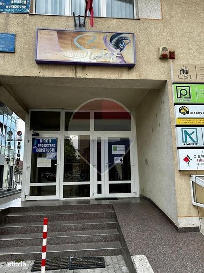 Spațiu comercial, de 40 mp, în Central