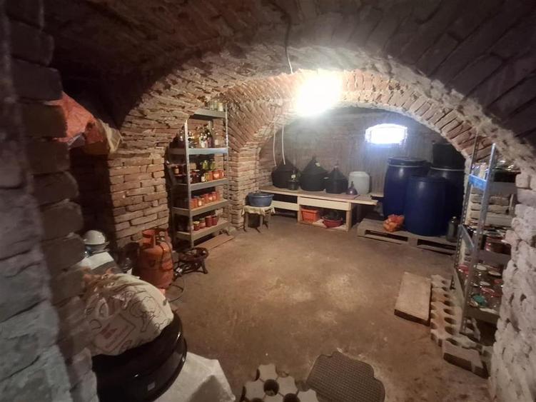 Casă individuală cu 4 camere cu Teren 350 Mp în Mohu