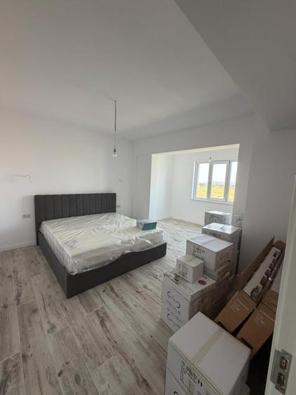 Apartament cu 3 camere decomandat, mobilat în Calea Severinului