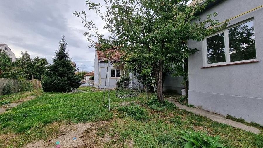 Casă individuală cu 7 camere cu Canalizare în Semicentral