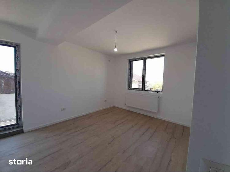Casă cu 6 camere cu Teren 200 Mp în Balotești