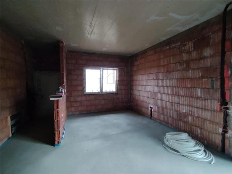 Duplex cu 3 camere cu Canalizare în Moșnița Nouă