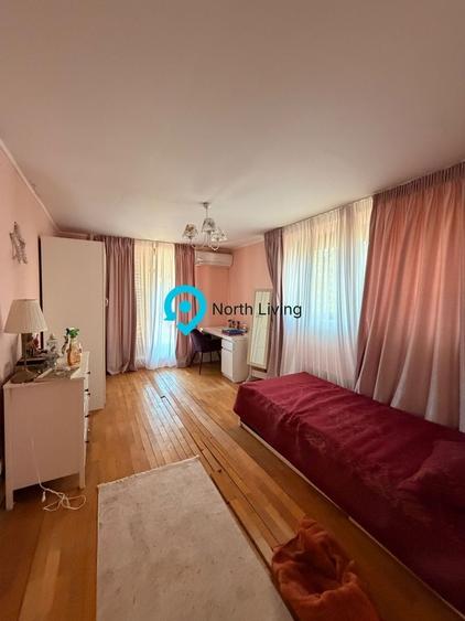 Casă individuală cu 10 camere cu Canalizare în Giurgiului