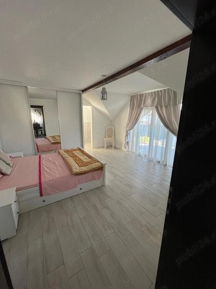 Casă cu 5 camere în Dezmir