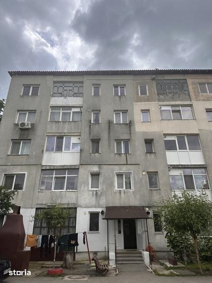 Apartament cu 3 camere semidecomandat în Roșiori de Vede