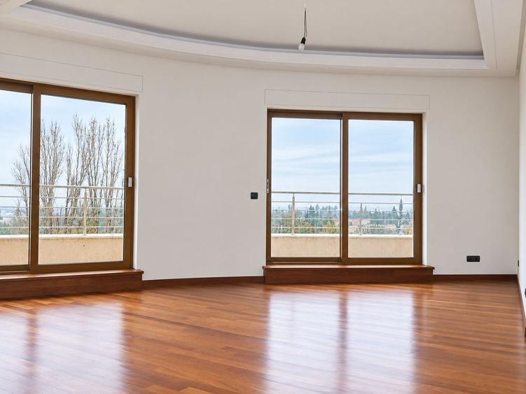 Penthouse cu 3 camere decomandat, mobilat în Primăverii