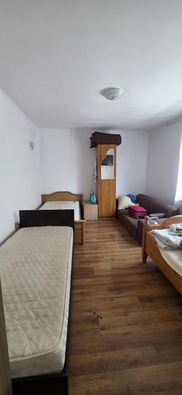 Casă cu 3 camere cu Teren 370 Mp în Central