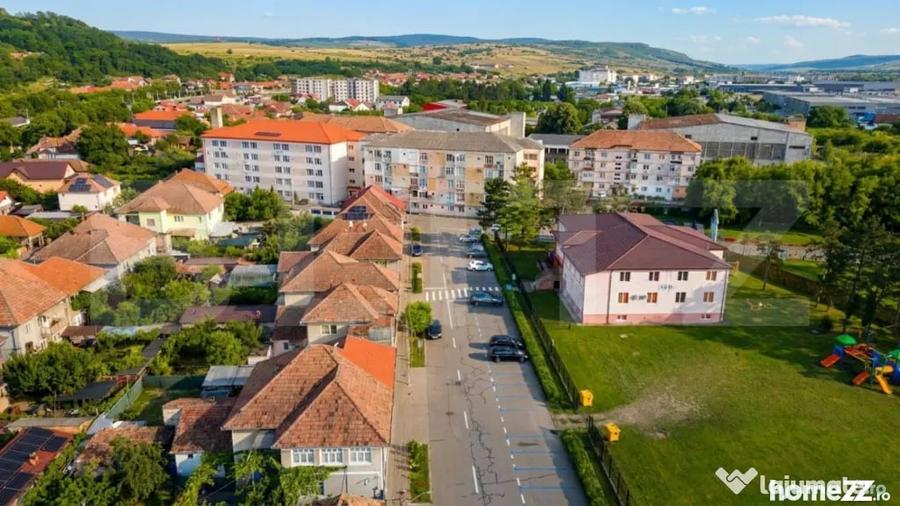 Casă cu 4 camere cu Teren 200 Mp în Central