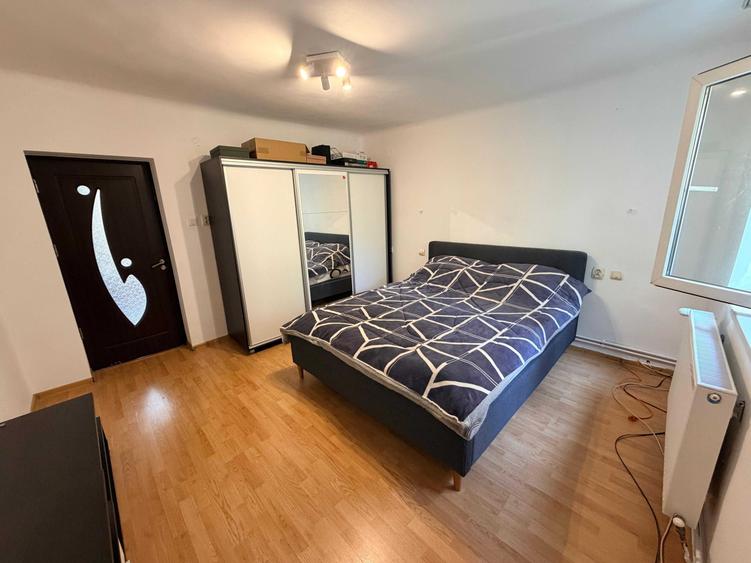Casă cu 3 camere cu Teren 200 Mp în Central
