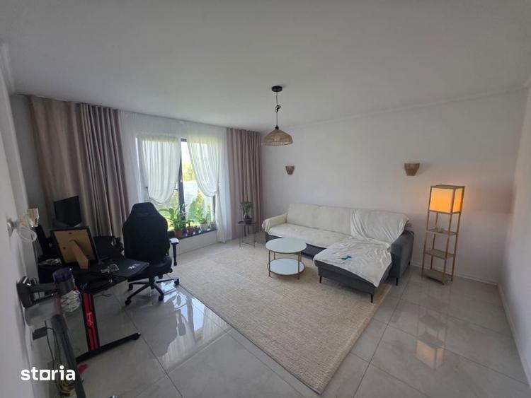 Casă cu 3 camere decomandat cu Teren 497 Mp în Central